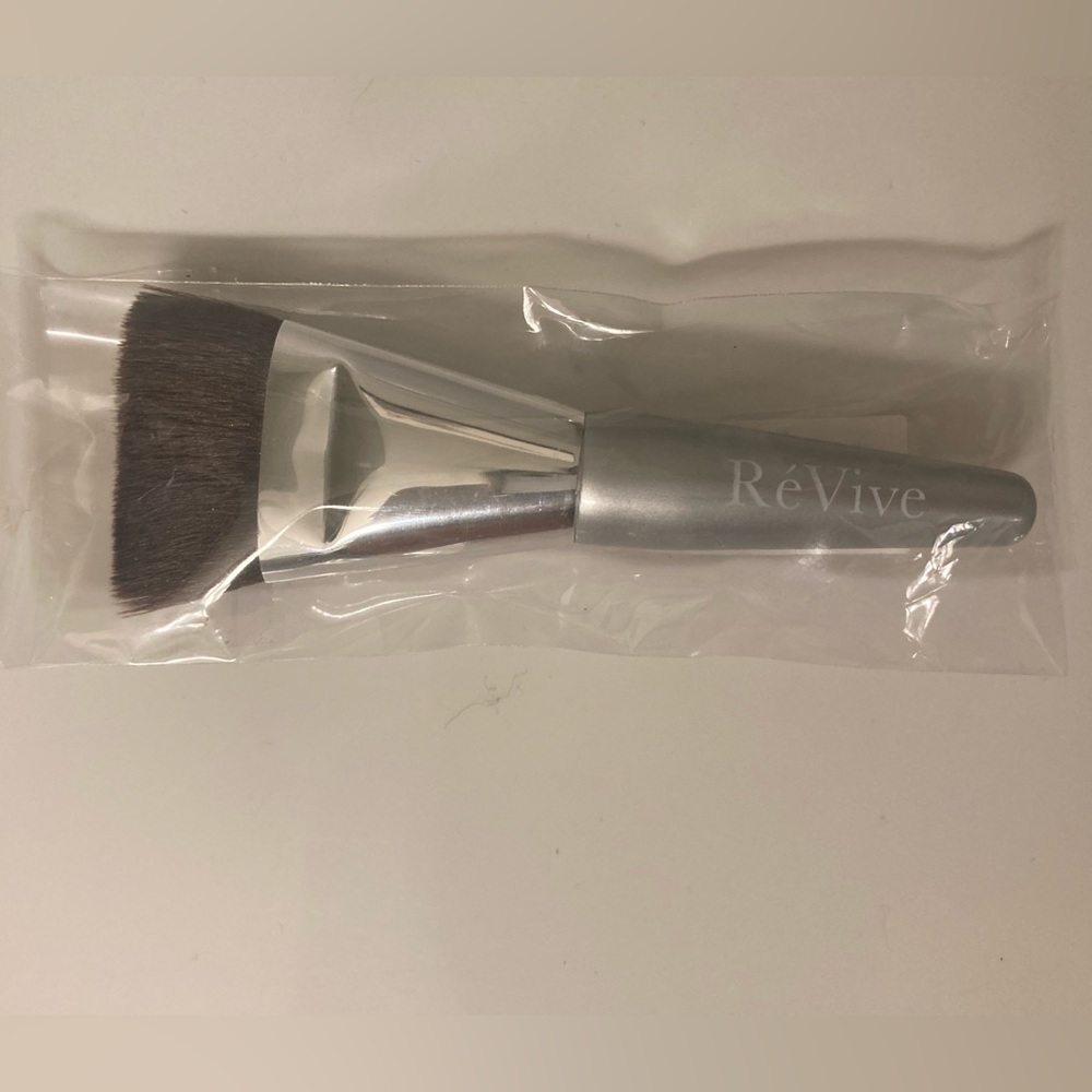 ReVive Glow Daily Radiance Booster Face Brush #19